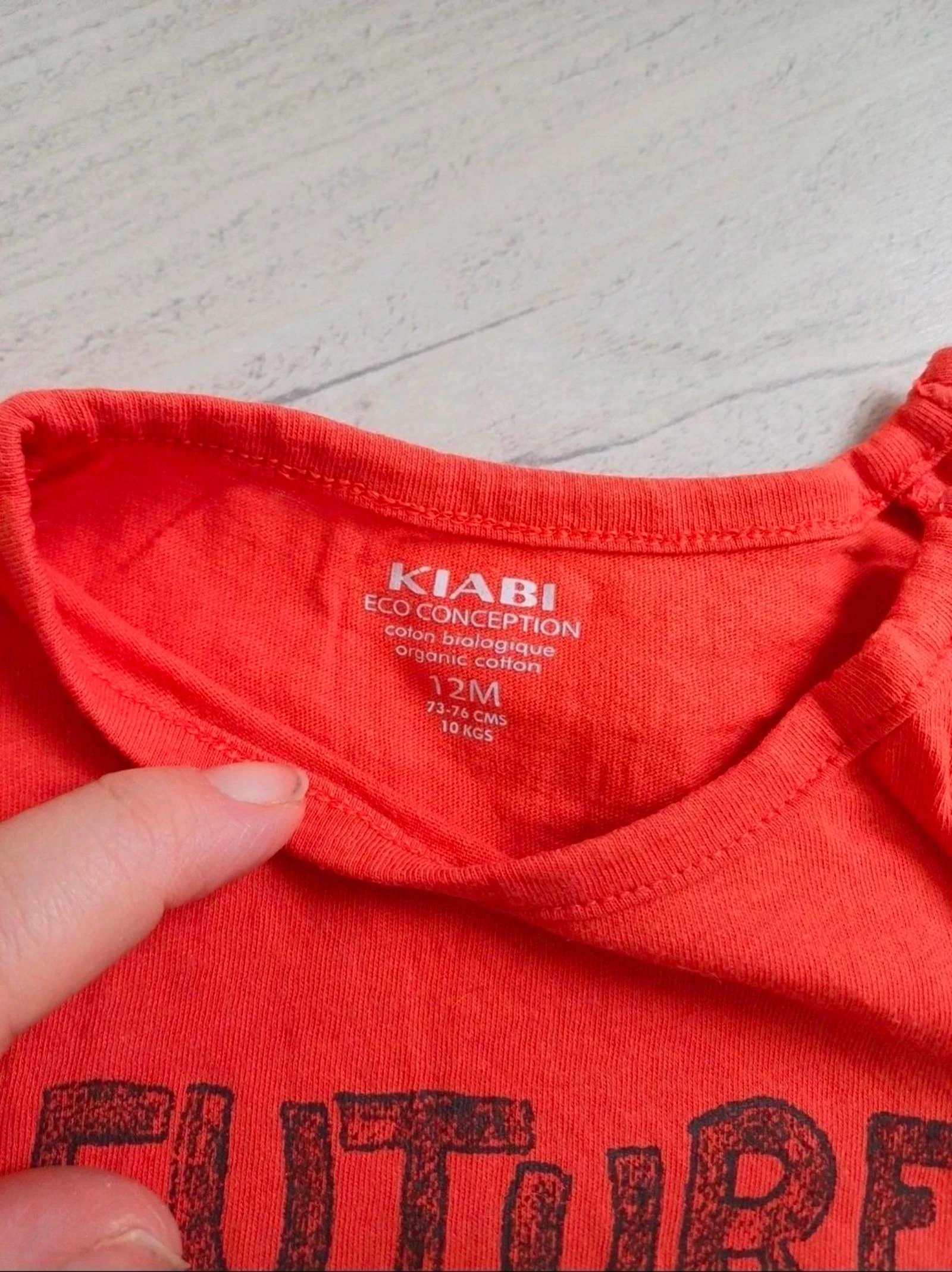 T-shirt vermelha 12 meses – photo 2